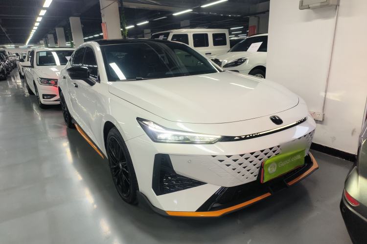 Used Changan UNI-V 2025 1.5T 500Bar Prestige Sporty Version
