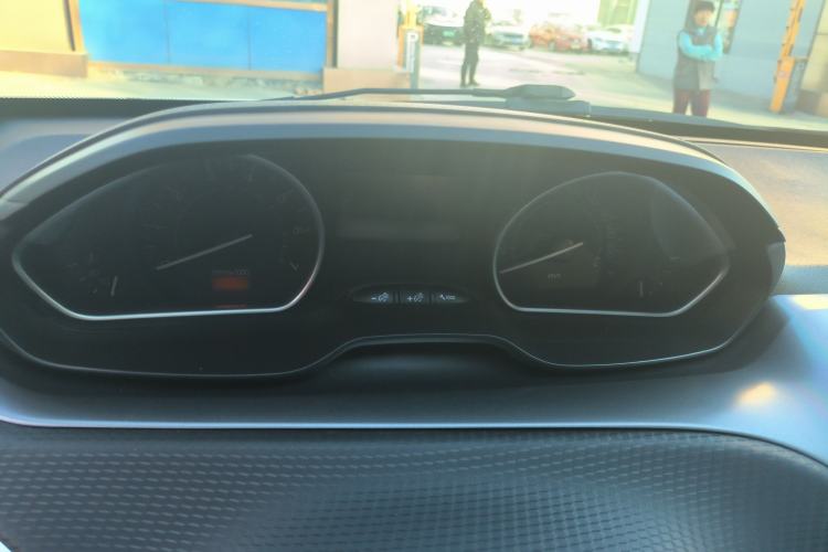 Used Peugeot 2008 2014 1.6L Automatic Fashion Edition
