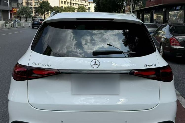 Used Mercedes-Benz GLC 2023 GLC 260 L 4MATIC Luxury 7-Seater
