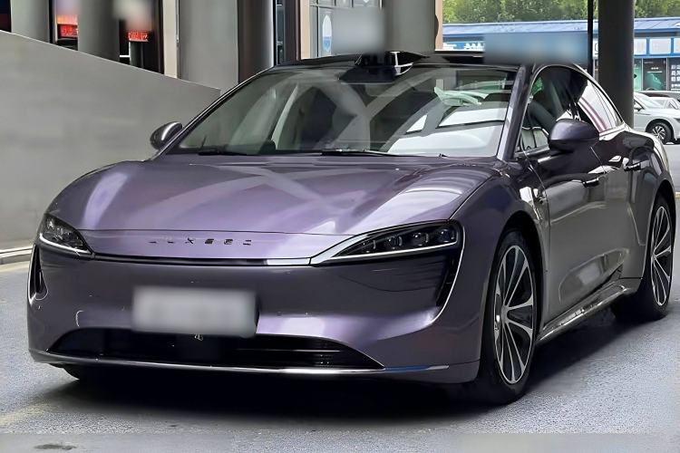 Used Hima Luxeed S7 2025 855 km Max
