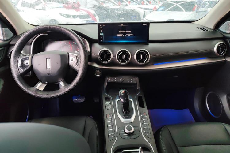 Used Wey VV6 2021 2.0T Two-Wheel Drive Smart Protection+
