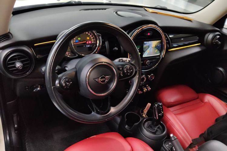 Used  MINI 2019 1.5T COOPER Classic Edition
