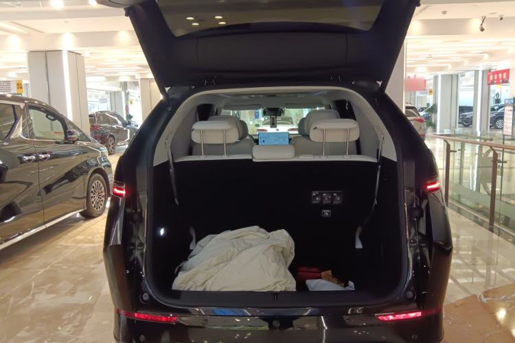 Used XPeng X9 2024 702 Ultra-Long Range Pro