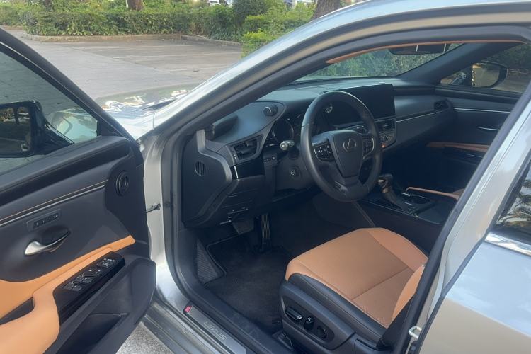 Used Lexus ES 2024 200 Premium Edition
