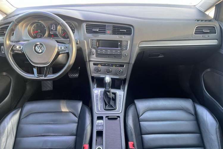 Used Volkswagen Golf 2015 1.4TSI Automatic Luxury Model
