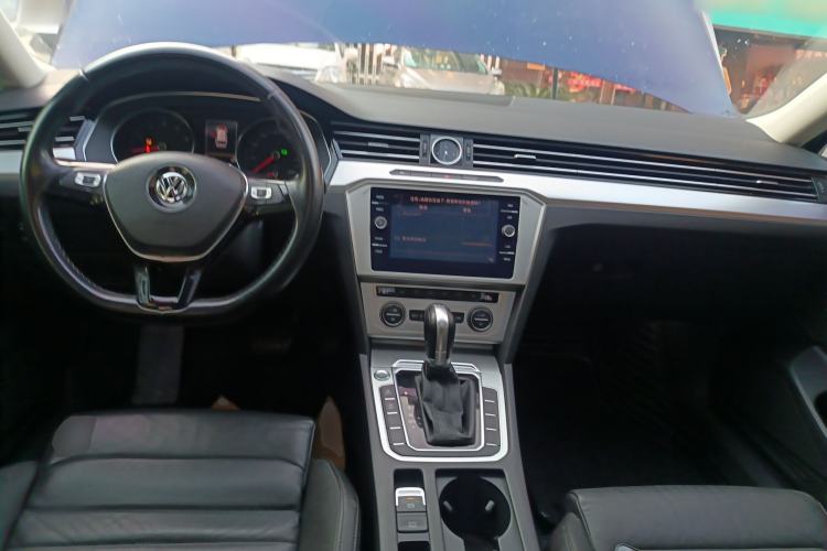 Used Volkswagen Variant 2018 380TSI Two-Wheel Drive Comfort Edition
