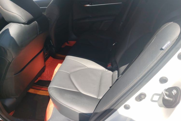 Used Toyota Camry 2021 2.0G Luxury Edition
