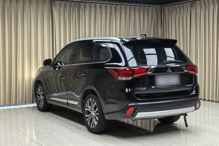 Used Mitsubishi Outlander 2017 2.0L Two-Wheel Drive Glory Edition 5 Seats
