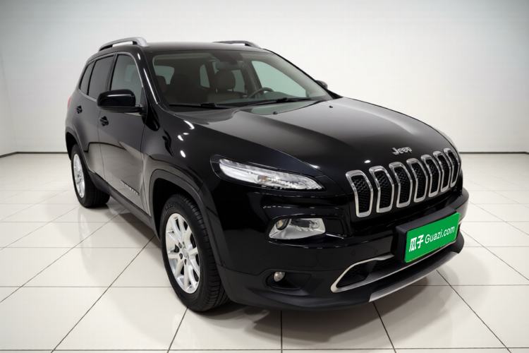 Used  Cherokee 2017 2.0L Superior Edition
