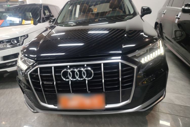 Used Audi Q7 2021 45 TFSI quattro S line Sport model
