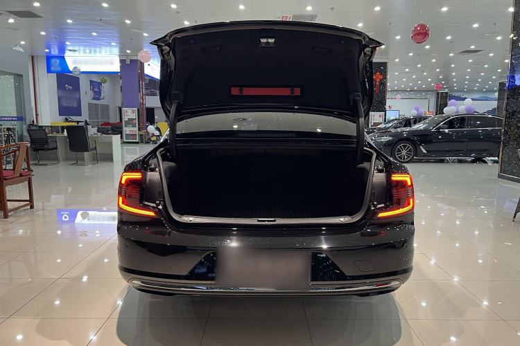 Used Volvo S90 2025 B5 Zhiyi Luxury Edition