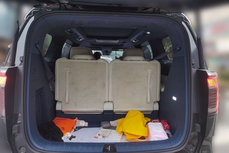 Used Zeekr 009 2022 WE Edition
