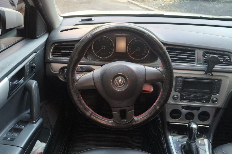 Used Volkswagen Gran Lavida 2013 1.6L Automatic Comfort Model