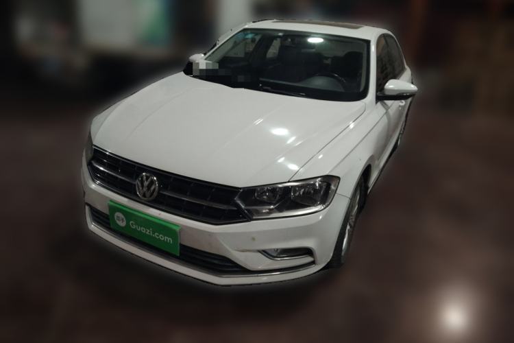 Used Volkswagen Bora 2016 1.6L manual Comfort trim level
