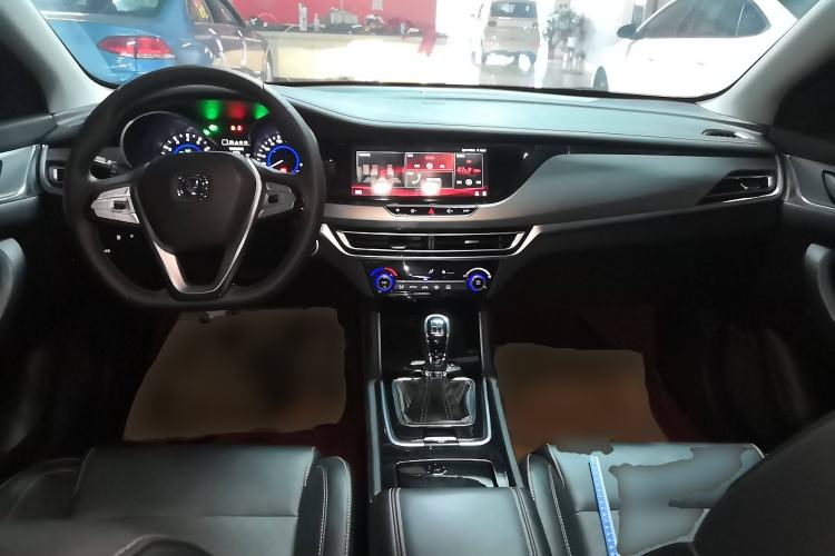 Used Changan Eado 2019 High-Energy Edition 1.6L GDI Manual Pioneer Model China VI Standard
