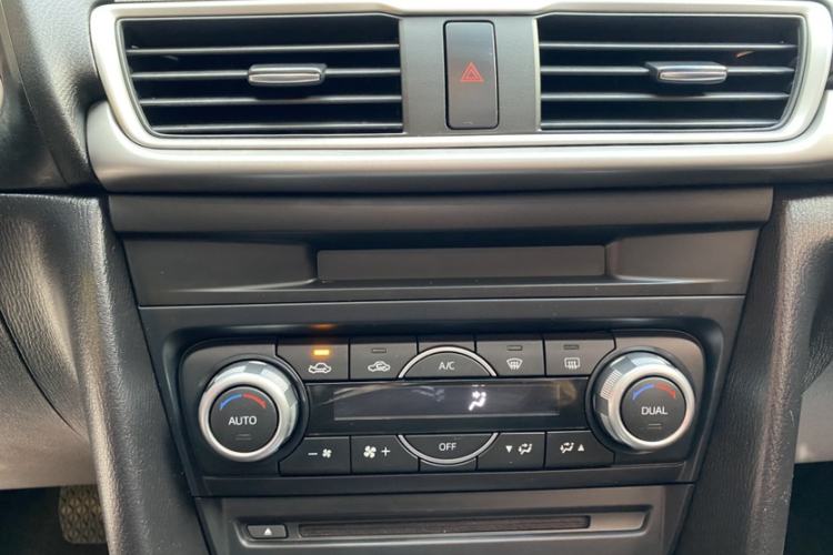 Used Mazda Mazda 3 Axela 2017 Sedan 1.5L Automatic Luxury Model Emission Standard China V
