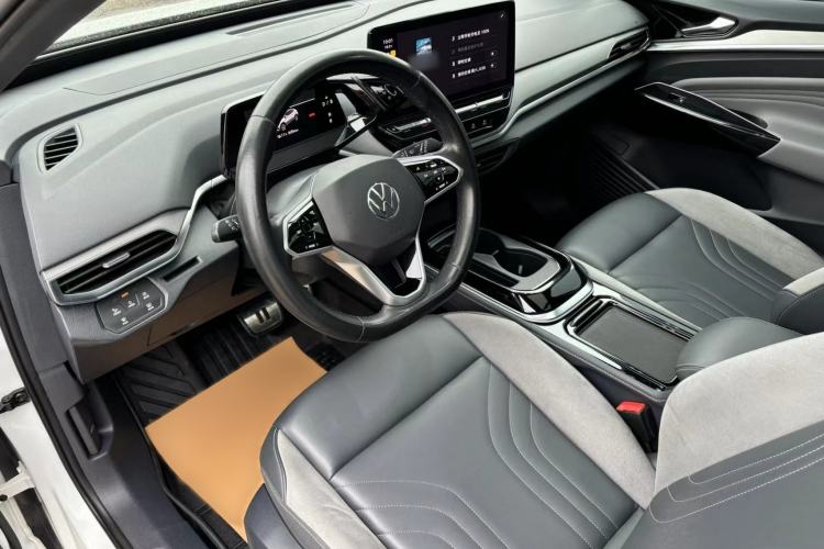 Used Volkswagen ID.4 CROZZ 2021 Long-Range PRO Two-Wheel Drive Version
