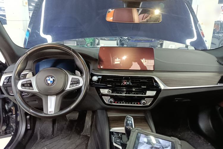 Used BMW 5 Series 2022 Second Facelift 530Li Leading Edition M Sport Package
