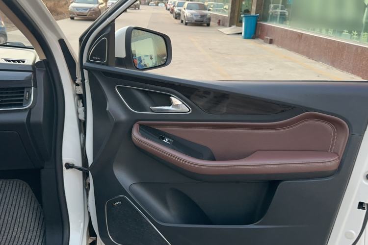 Used Baojun 560 2017 1.5T DCT Prestige Edition
