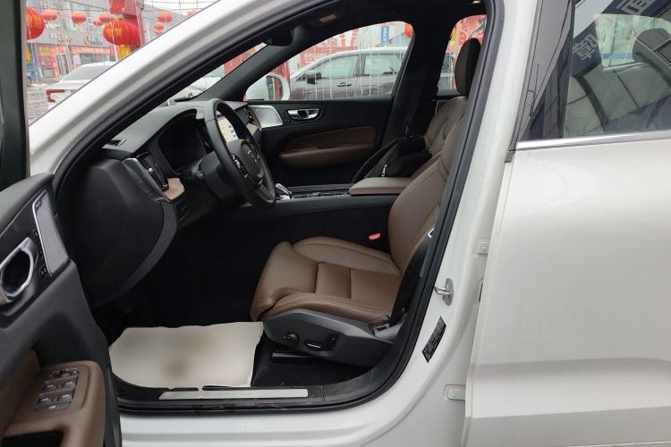 Used Volvo XC60 New Energy 2025 Plug-in Hybrid Long-Range All-Wheel Drive Smart Luxury Edition