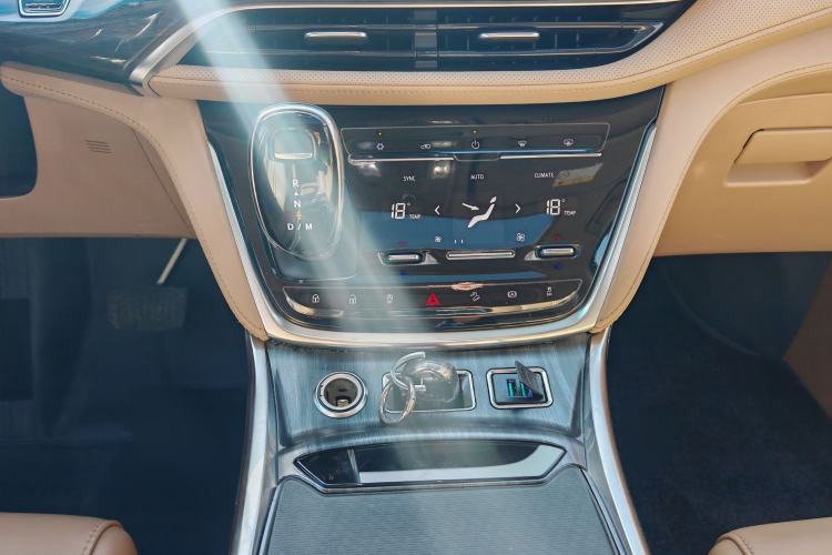 Used Buick GL8 2021 ES Landtrek 653T Luxury Model