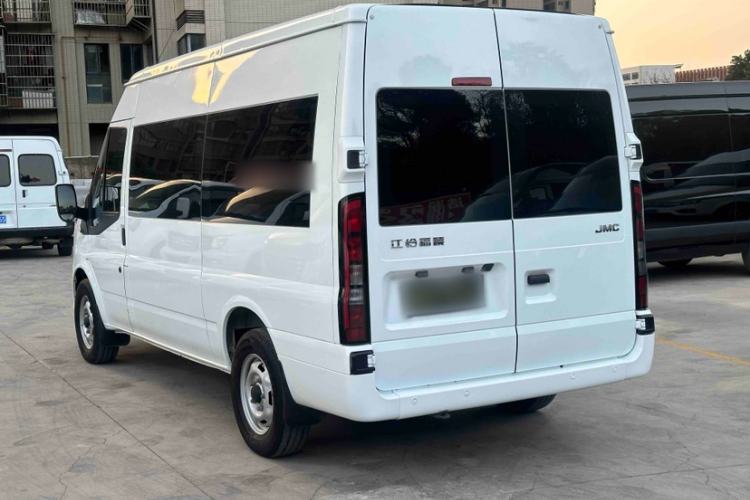 Used JMC Fushun 2023 2.0T Manual Mid-axle Mid-roof Business-Class 9-Seater (Non-Commercial)