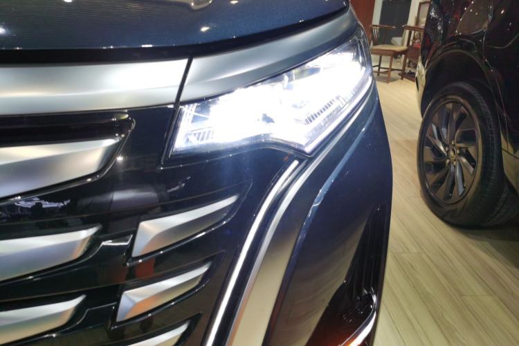 Used Denza D9 2022 DM-i 970 Four-Wheel Drive Flagship Model