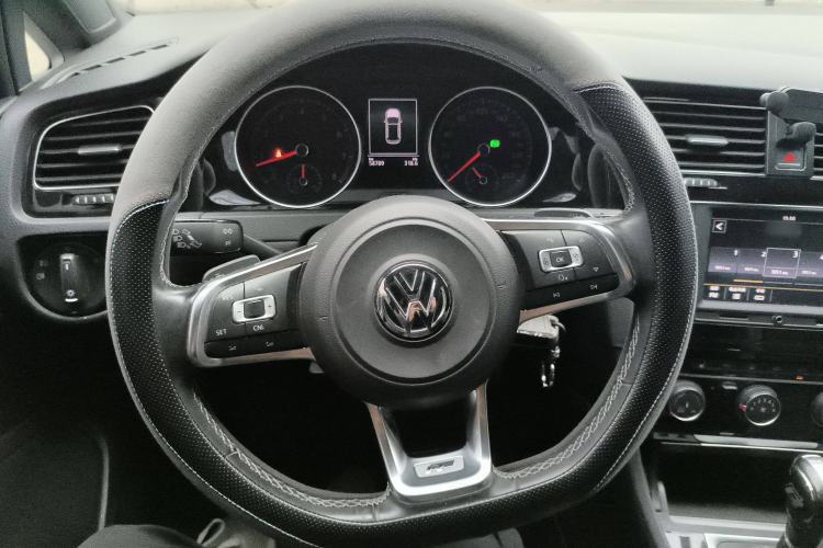 Used Volkswagen Golf 2016 1.4TSI Automatic R-Line