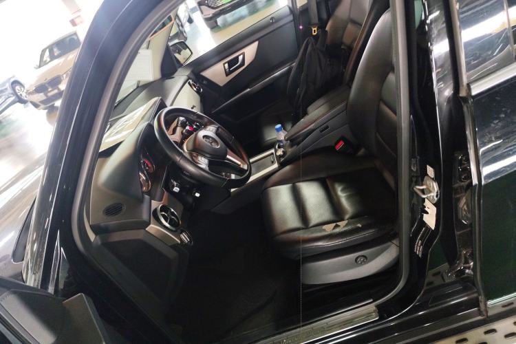 Used Mercedes-Benz GLK-Class 2013 GLK 300 4MATIC Dynamic Sunroof Model