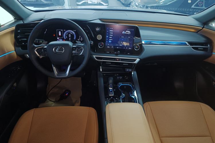 Used Lexus RX 2023 350h Two-Wheel Drive Enjoyment Version
