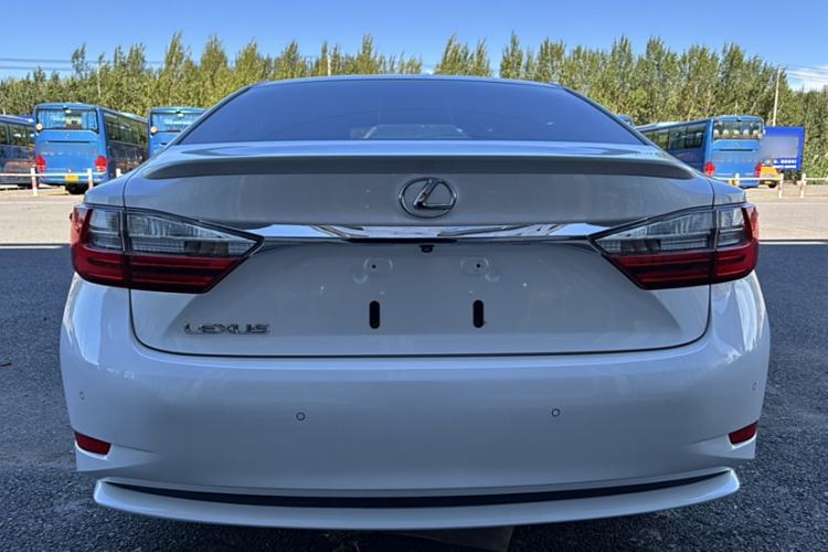 Used Lexus ES 2016 200 Midnight Special Limited Edition
