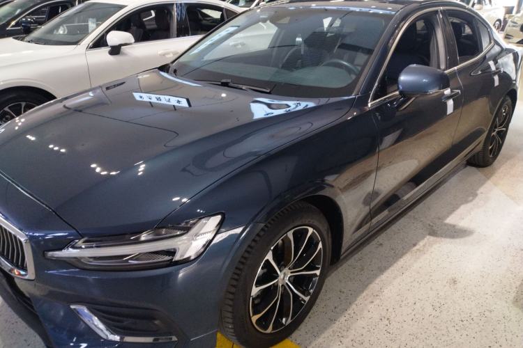 Used Volvo S60 2021 T4 Zhiyi Luxury Edition
