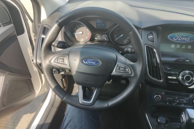 Used Ford Focus 2017 Sedan 1.6L Automatic Fashion Edition Smart Drive Version
