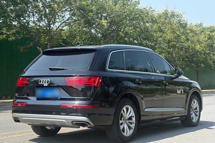 Used Audi Q7 2019 45 TFSI Comfort Model
