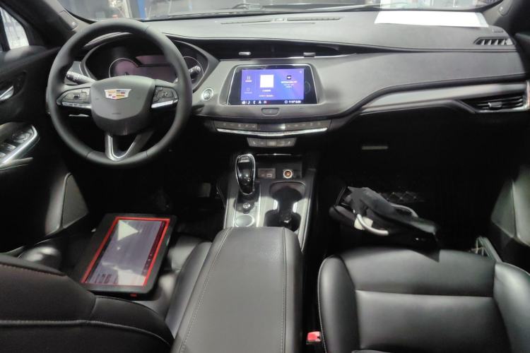 Used Cadillac XT4 2018 28T Two-Wheel Drive Leading Version
