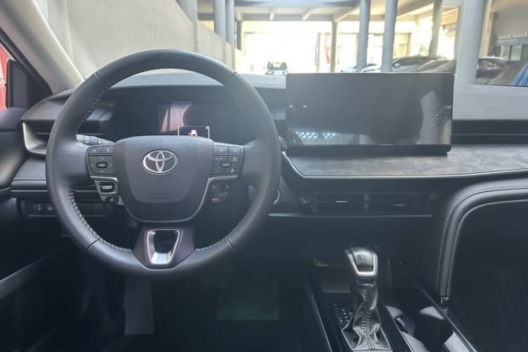 Used Toyota Camry 2024 Dual-Motor 2.0 HGVP Luxury Edition
