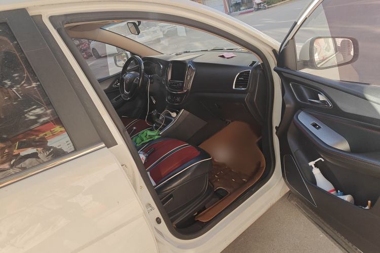 Used Baojun 560 2015 1.8L Manual Luxury Model