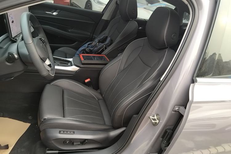 Used Volkswagen Passat 2025 Pro 380TSI Dragon Supreme Edition
