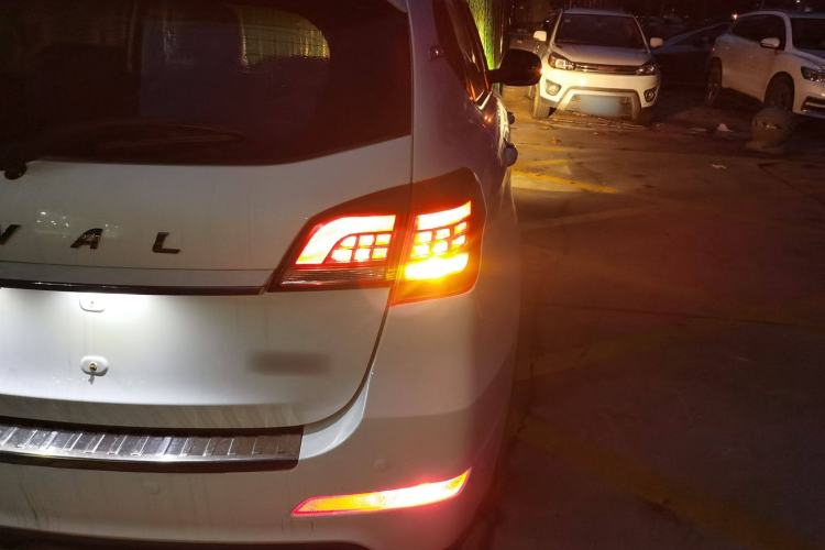 Used Haval H2 2016 Red-Label 1.5T Manual Two-Wheel Drive Luxury Model
