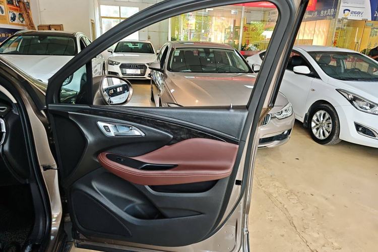 Used Buick Envision 2016 20T Two-Wheel-Drive Elite Model
