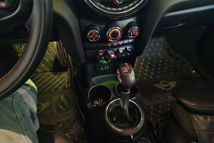 Used  MINI 2016 2.0T COOPER S Five-Door Edition
