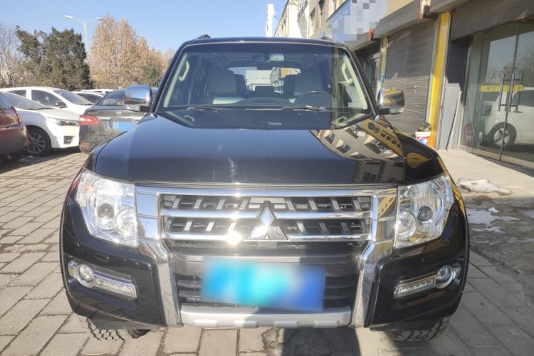 Used Mitsubishi Pajero 2017 V97 3.8L 5-Door GLS Model with Sunroof – Middle East
