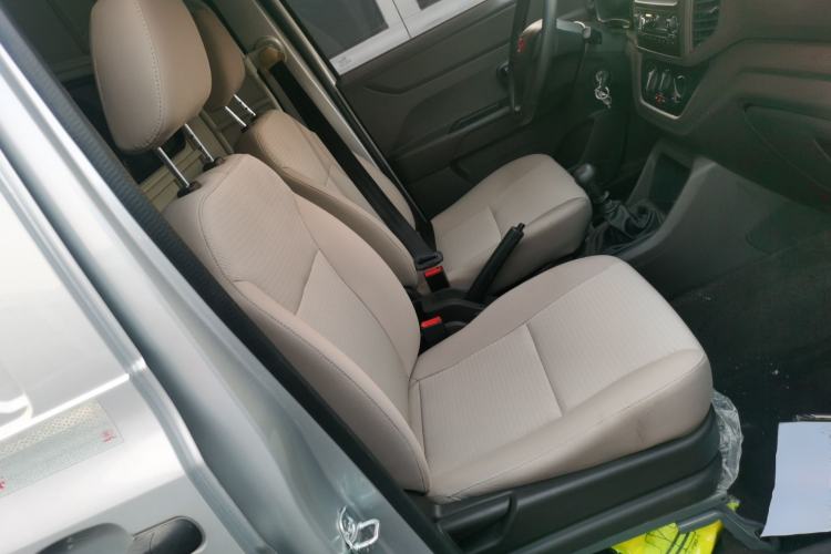 Used Wuling Hongguang V 2021 1.5L Jingqu Edition Enclosed-Window Vehicle LAR
