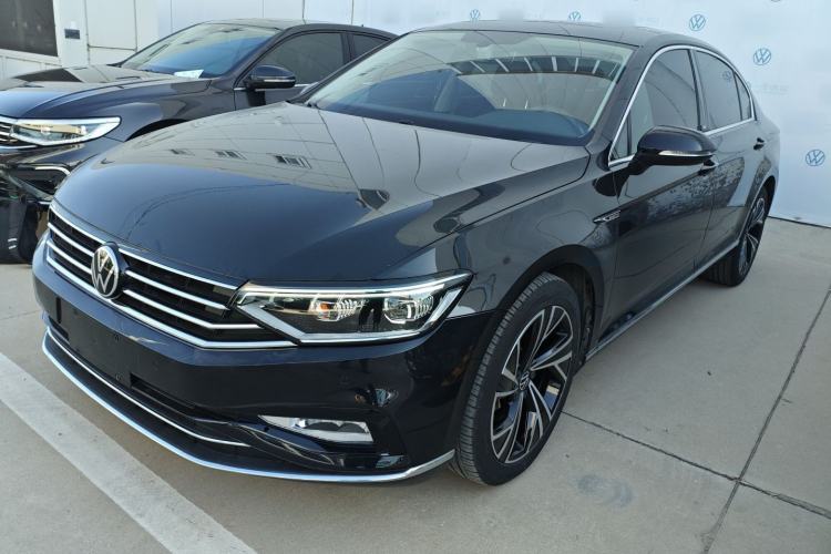 Used Volkswagen Magotan 2021 330TSI DSG 30th Anniversary Edition
