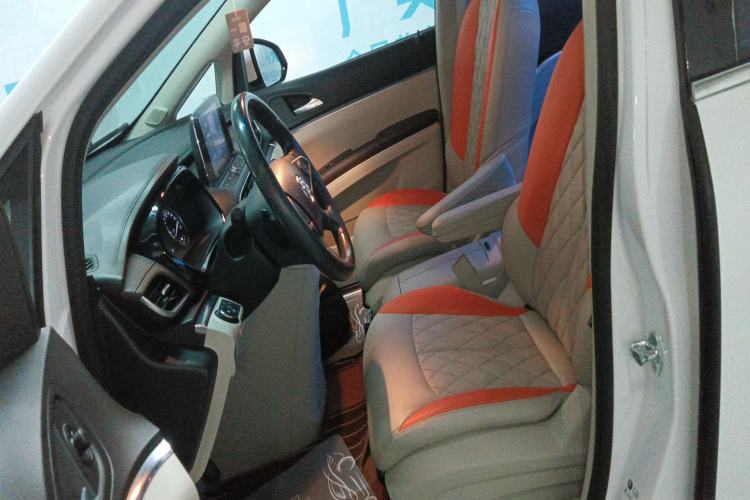 Used Buick GL8 2023 Land Executive Class Comfort Model
