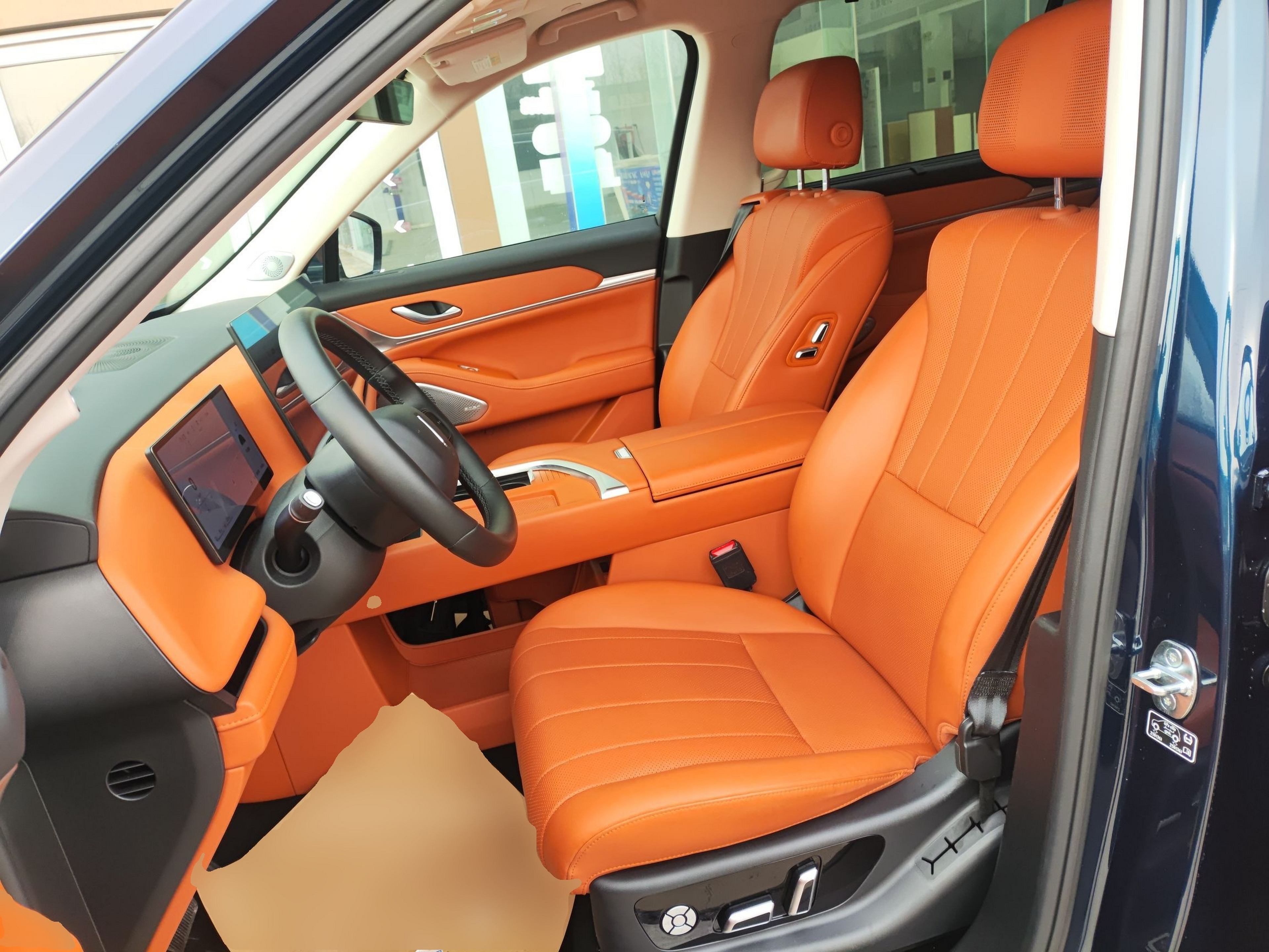 Переднее сиденье в автомобиле