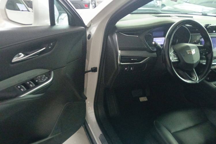 Used Cadillac XT4 2018 28T Two-Wheel Drive Leading Version