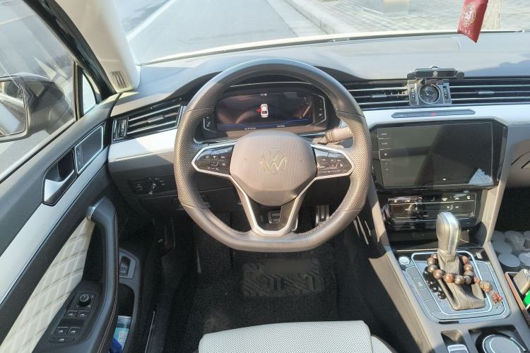 Used Volkswagen Magotan 2023 2 Million Units Commemorative Edition 330TSI DSG Luxury Version
