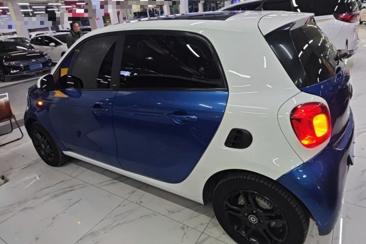 Used  forfour 2016 0.9T 66 kW Pioneer Edition