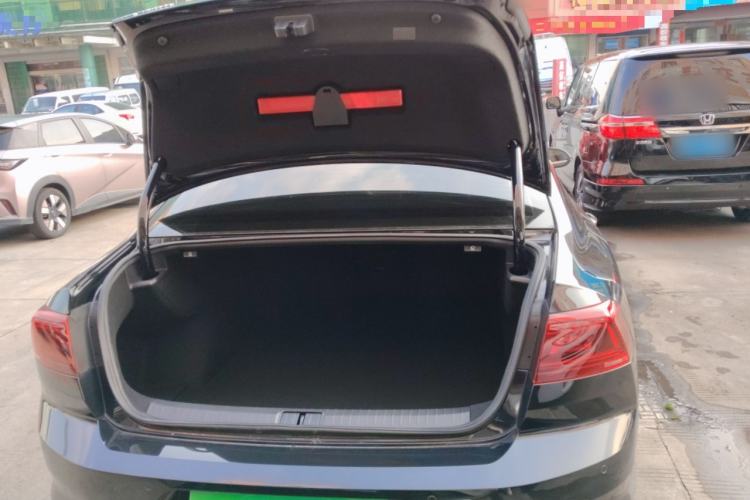 Used Volkswagen Magotan 2023 2 Million Units Commemorative Edition 330TSI DSG Luxury Version
